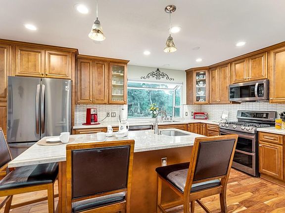 3rd image of 5255 Thomas Dr