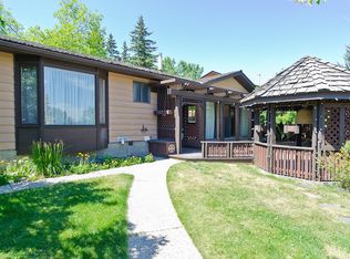 740 Coach Bluff Cres SW, Calgary, AB T3H1A8