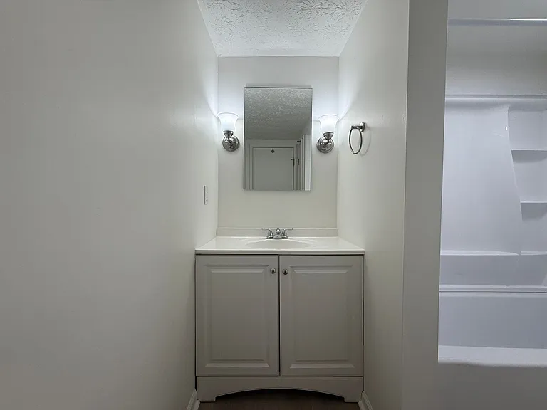 Two-Bedroom Apartments Available at Echo Pointe — Photo 18