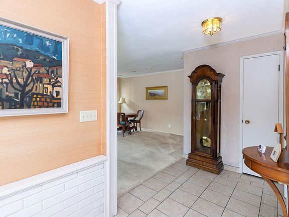 3rd image of 138 Woodcrest Pl