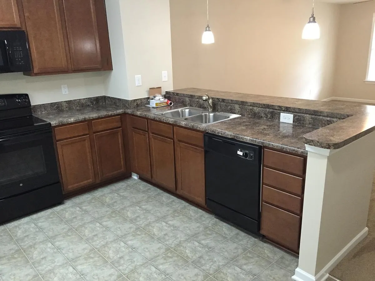 2 bed, 2.5 bath, 1050 sqft, $1,700 — Photo 3