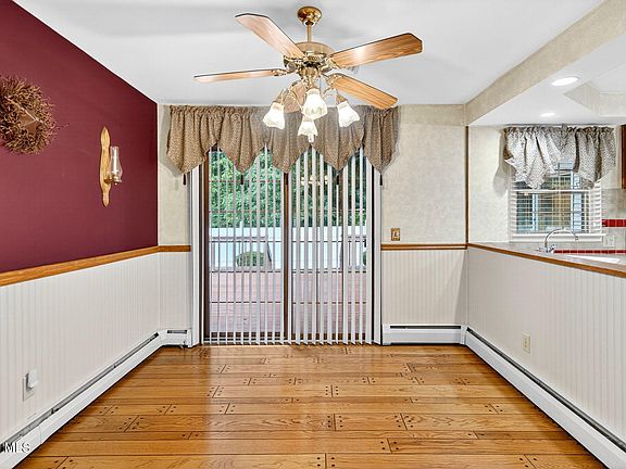 5th image of 37 Gadsen Court