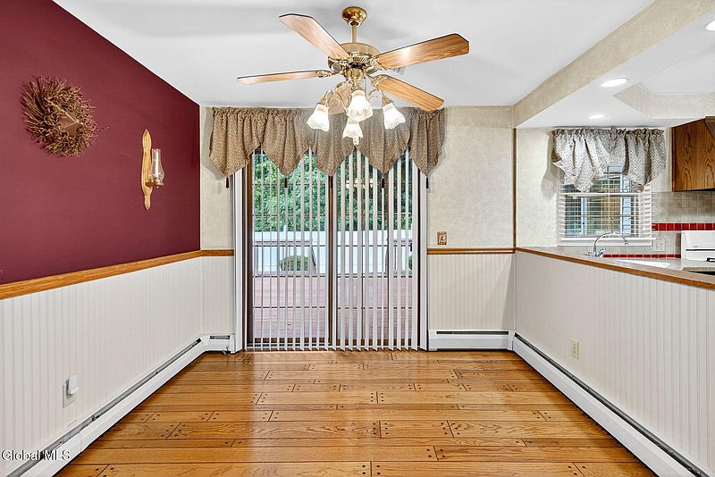 5th image of 37 Gadsen Court