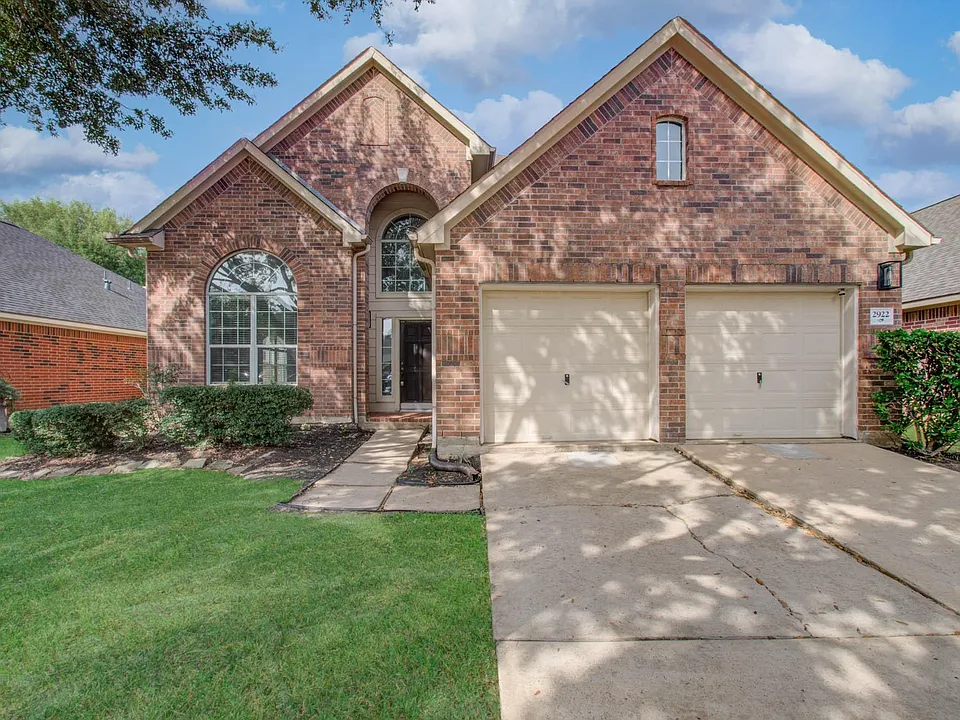 2922 Laurel Brook Ln