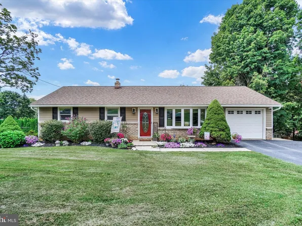 116 Lindy Rd, Seven Valleys, PA 17360