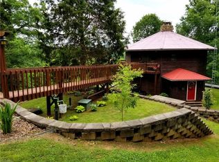 807 Country Comfort Ln, Elizabeth, WV 26143