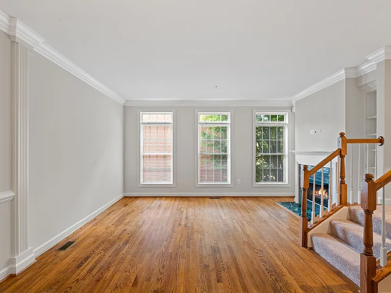 788 N Wakefield St — Photo 14