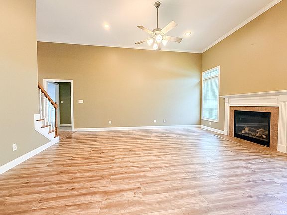 5th image of 906 Saint Giles Ct
