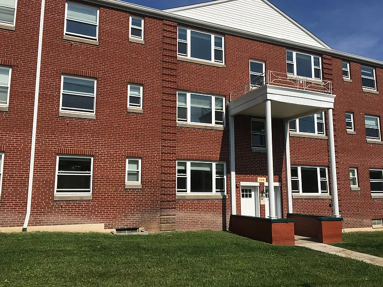 College View Apartments — Photo 1