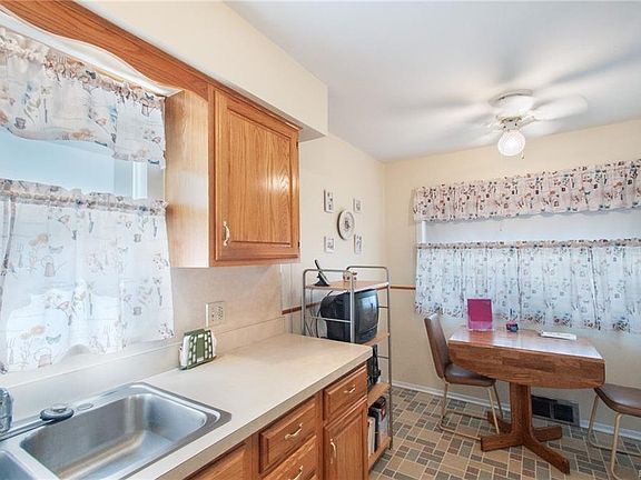 5th image of 1422 Hickory Ave