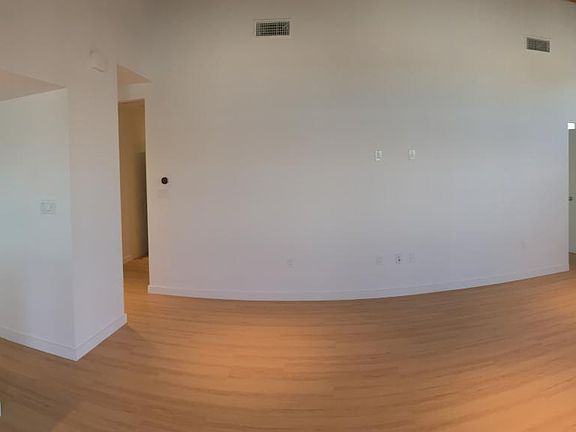 5th image of 2054 1/2 Blake Ave