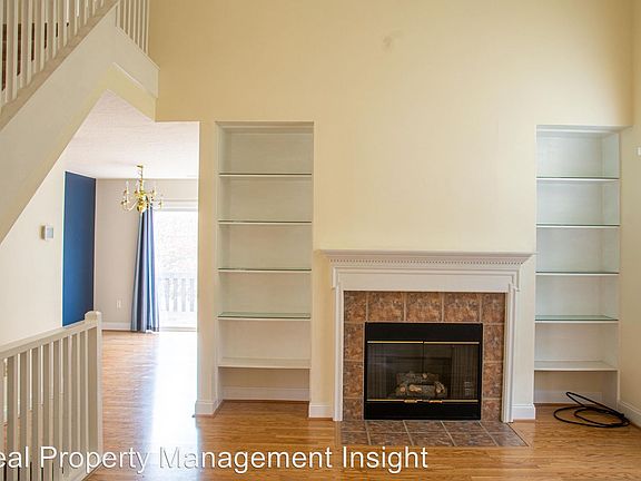 4th image of 310 Silver Leaf Dr