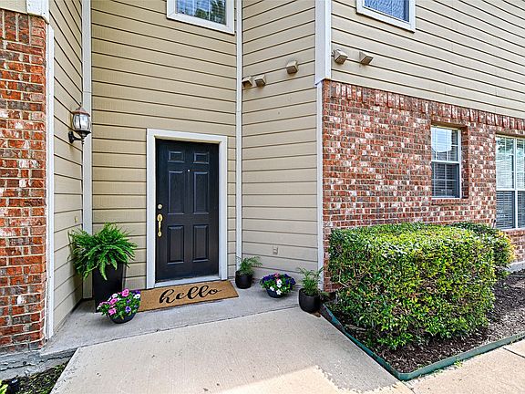 3rd image of 4579 Woodsboro Ln
