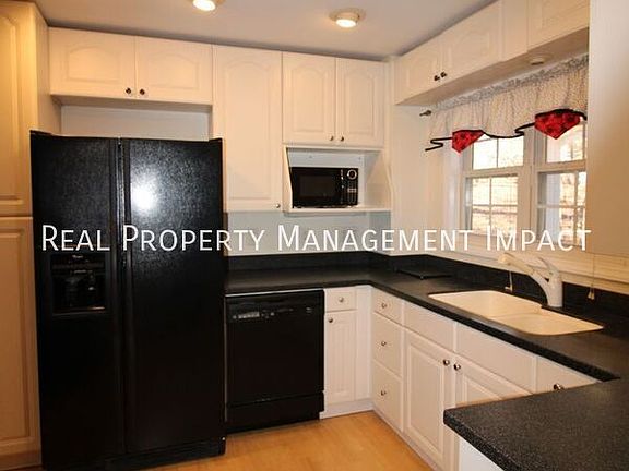 2nd image of 2713 Cedar Creek Dr