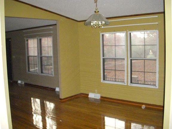 5th image of 1021 Fawn Ln