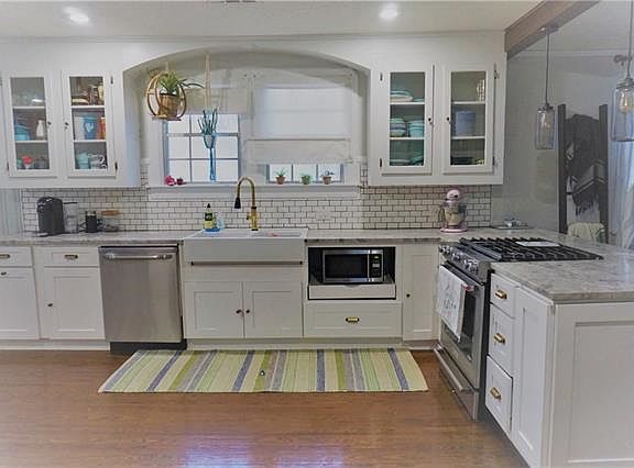 5th image of 3121-23 47th St