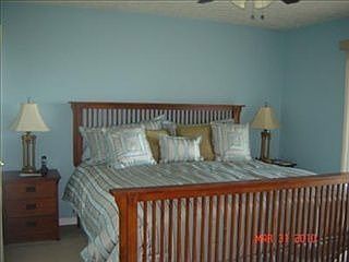 5th image of 665 2nd St Unit 2