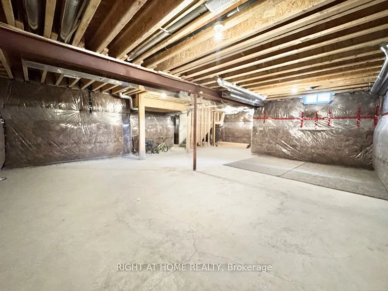 79 Calypso Ave — Photo 16