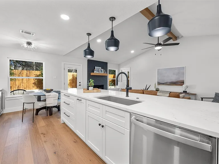 2404 Monarch Dr — Photo 11