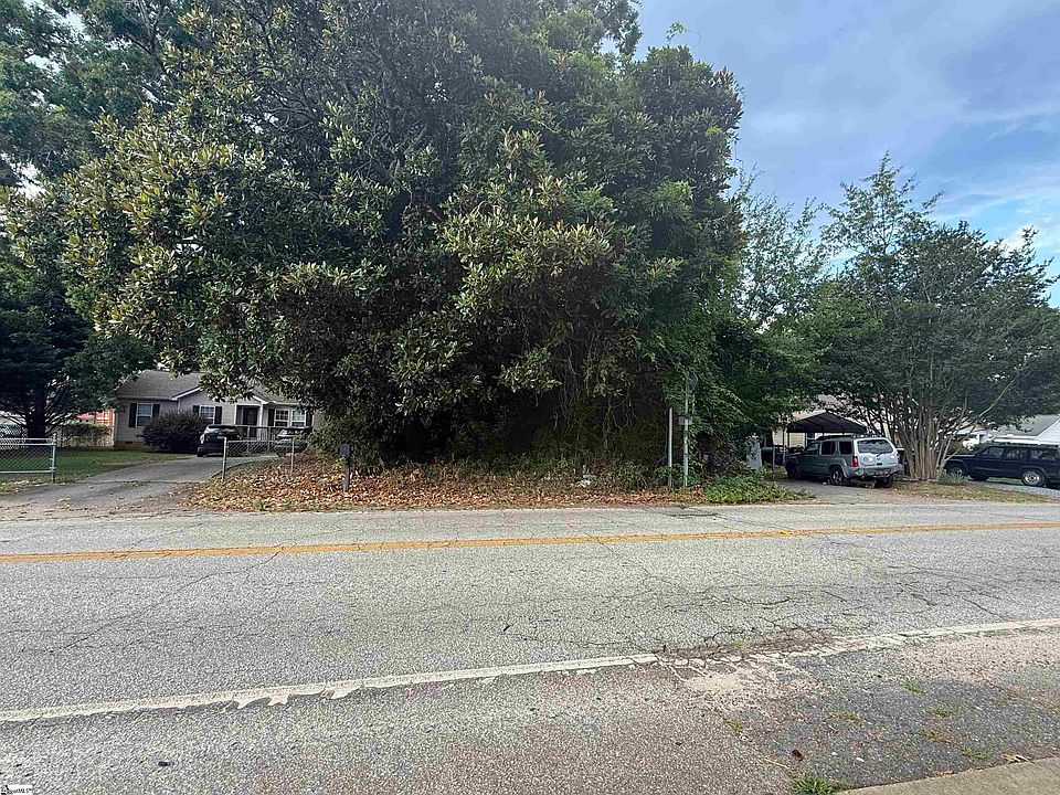2nd image of 114 W Roosevelt Dr