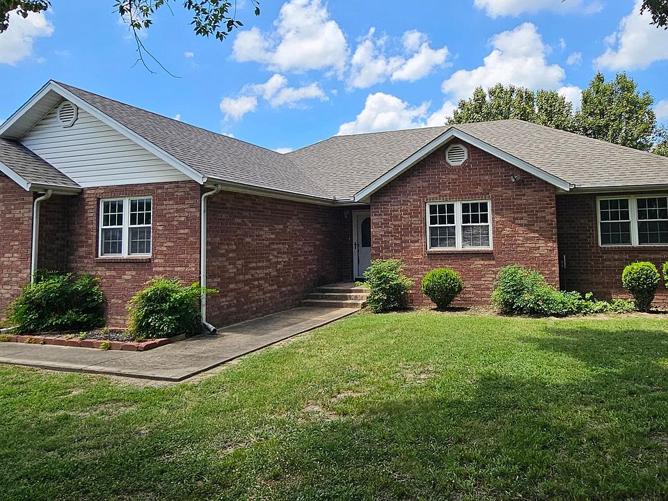 1st image of 910 Briarbrook Dr