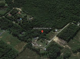 1 Williamsburg Dr, Trinity, NC 27370