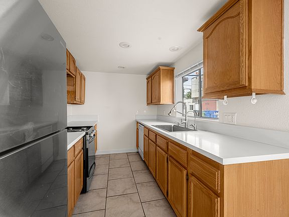 5th image of 5047 Huntington Dr N #5047