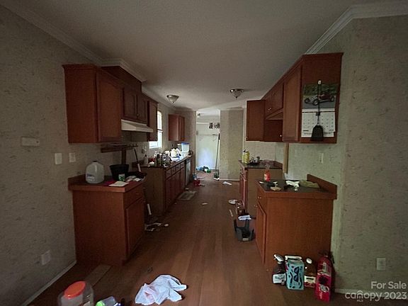5th image of 121 Hardwood Cir