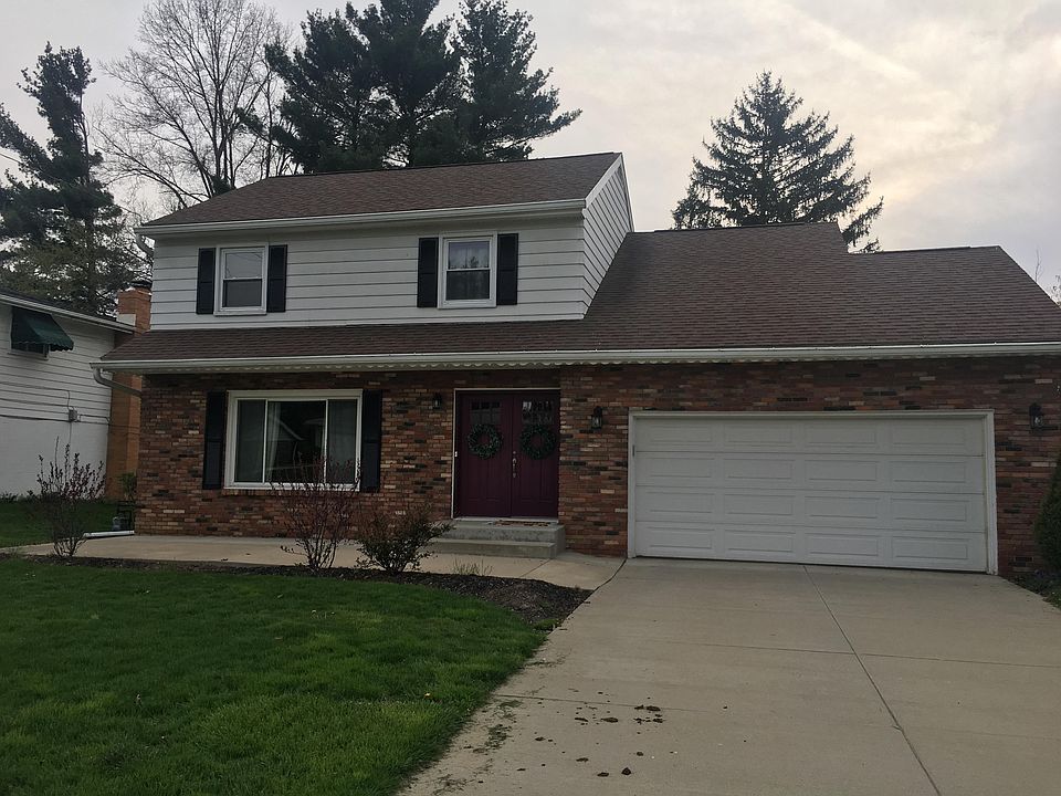 1st image of 176 Corunna Ave