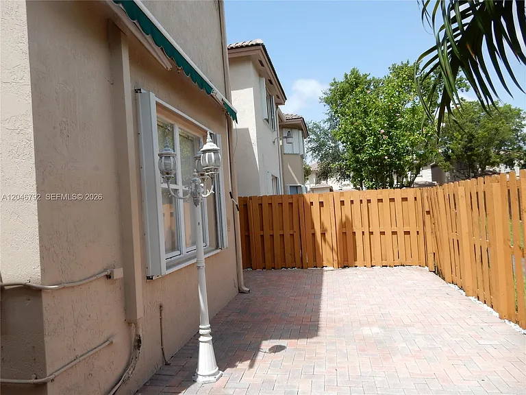 11221 NW 73rd St — Photo 31