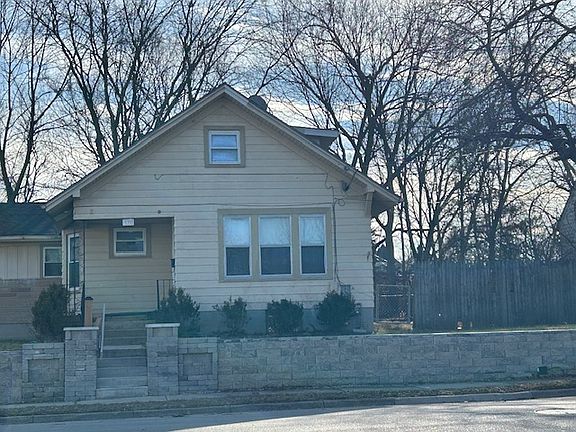 2nd image of 930 Morse Ave