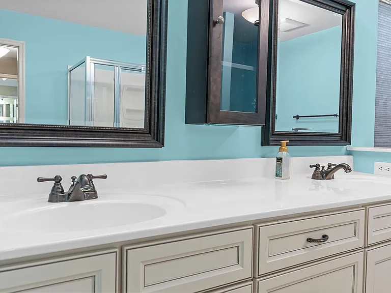 615 Derby Way Dr — Photo 49