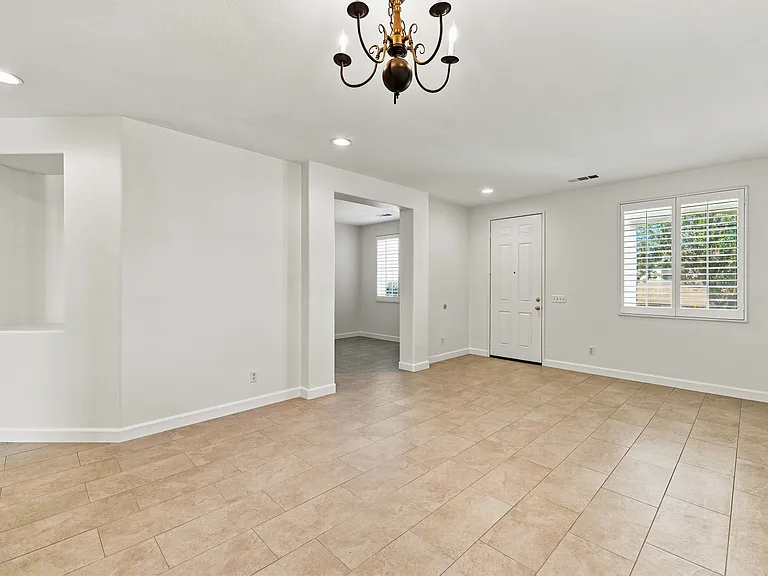 43758 Elena St — Photo 8