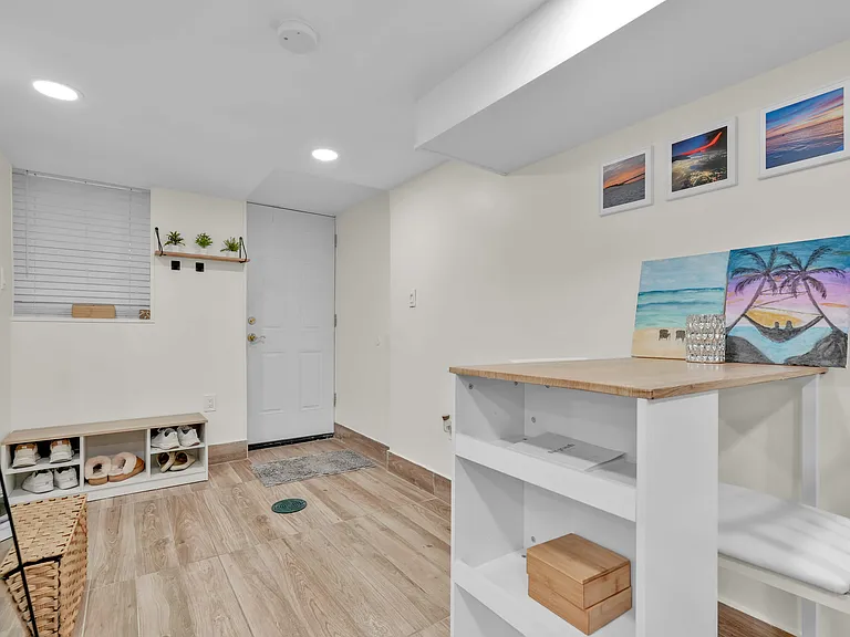 20-39 31st St #1W — Photo 9
