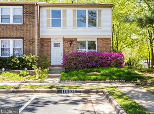 8375 Brockham Dr, Alexandria, VA 22309