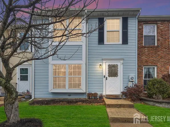 16 Rodio Ct, Sayreville, NJ 08872