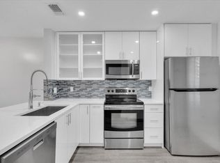 6981 SE Constitution Blvd APT 203, Hobe Sound, FL 33455