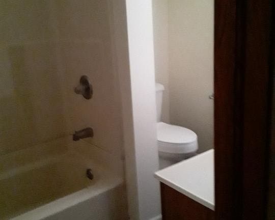 5th image of 100 Highland Ave #B