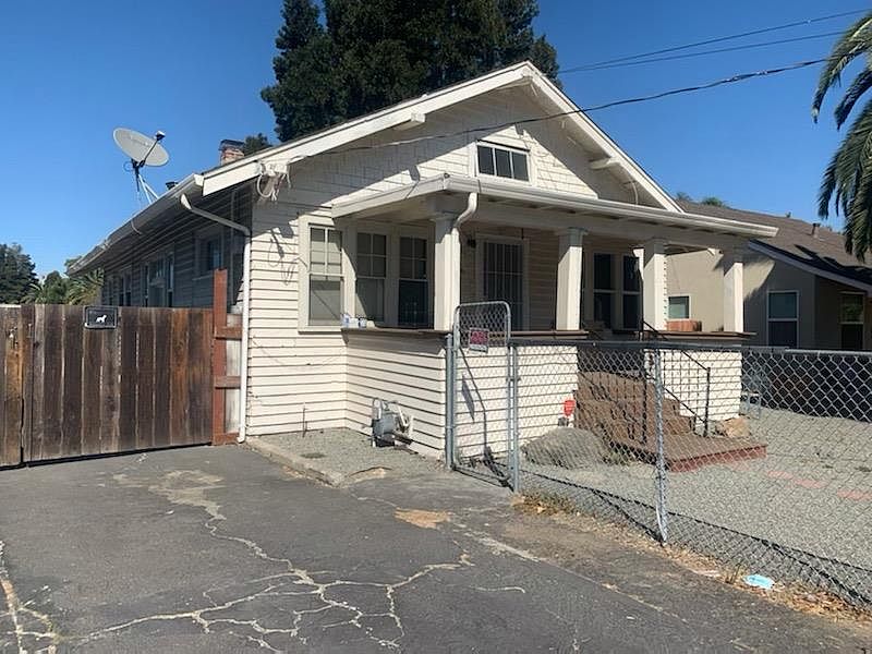 1st image of 579 W Virginia St