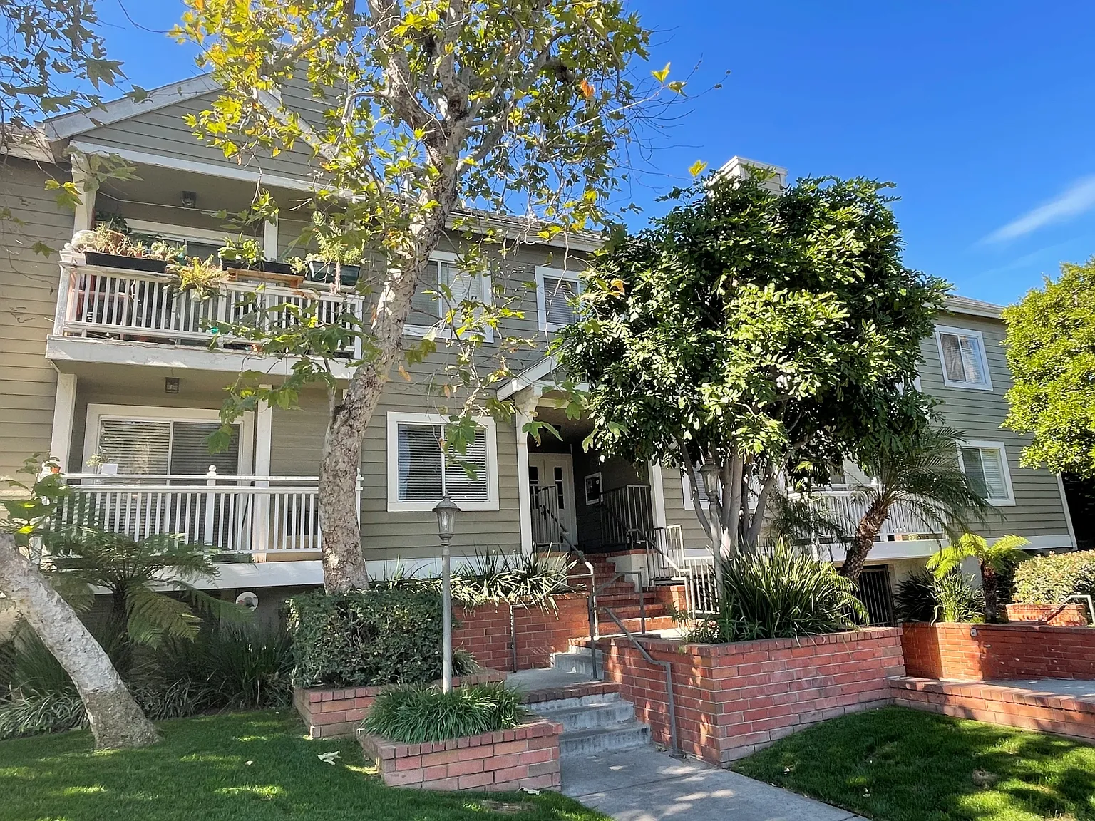 2 bed, 2.0 bath, $3,150 — Photo 1