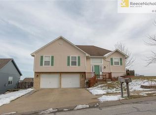 705 SW Shorthorn Rd, Grain Valley, MO 64029