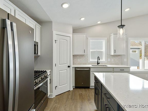 4th image of 12352 Hawley Dr #12
