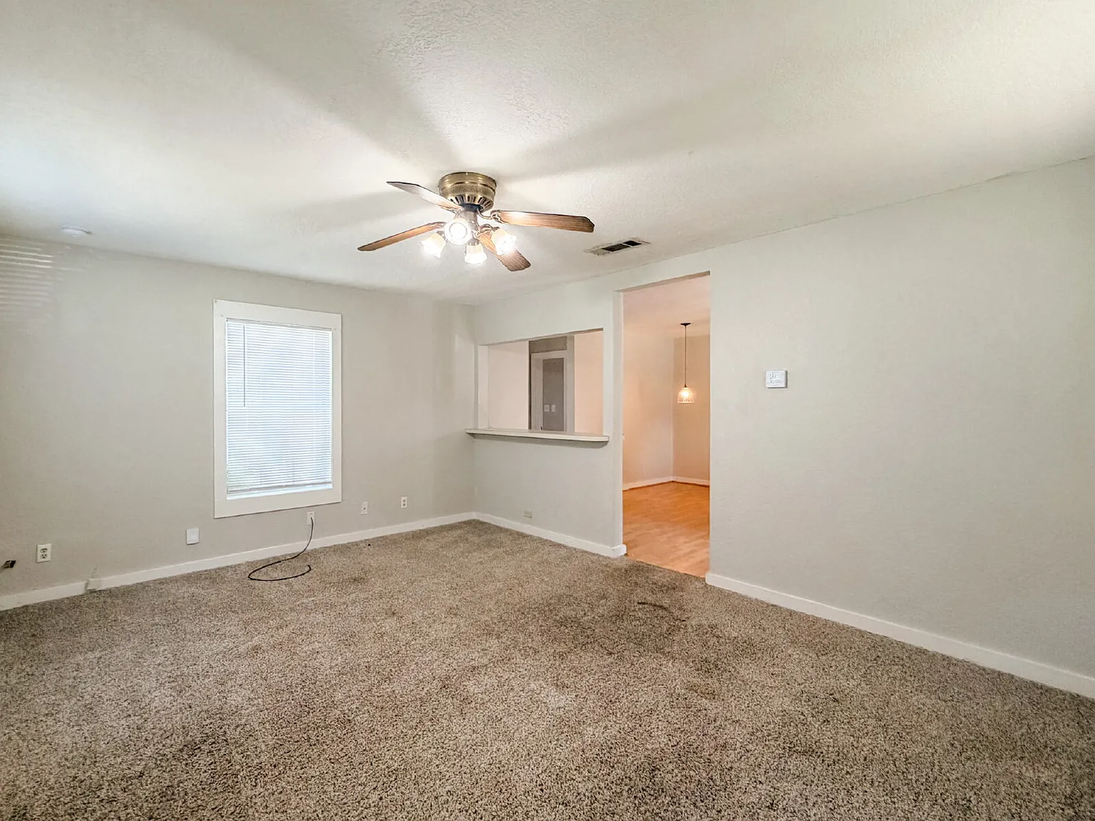 3 bed, 1.5 bath, 1076 sqft, $1,450 — Photo 4