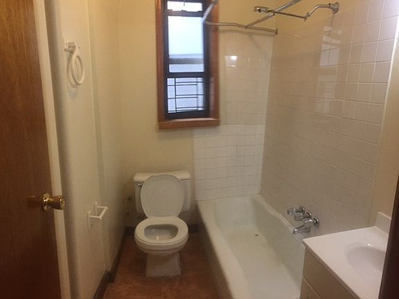 3rd image of 718 Avenue C