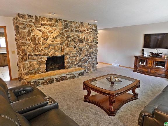 5th image of 4118 Lincoln Way