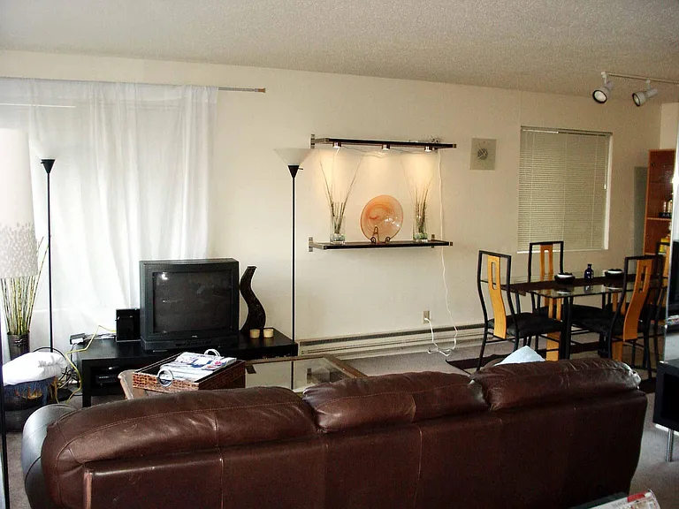 1738 Dexter Ave N #4 — Photo 7