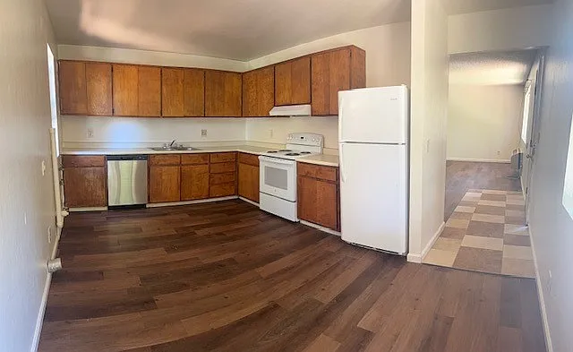 1532 Daphne Dr #B — Photo 2