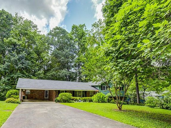 2nd image of 3690 Allsborough Dr