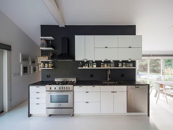 5th image of 39 Saint Andrews Rd