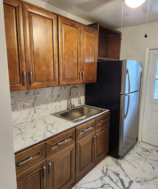 2nd image of 270 NE 191st St APT 115
